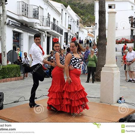 Casares Appart 2 Ch Dans Parc Tropical Avec Vue Sur Mer, Montagne Et Piscine Apartment Luaran gambar